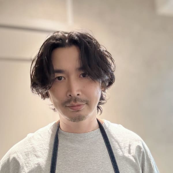 髪質改善 fiica【カミシツカイゼン フィーカ】のスタッフ紹介。田畑 裕大