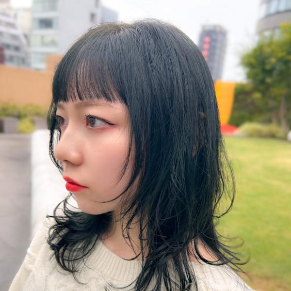 フェイスレイヤー&オン眉/ミディアム/顔周りカット