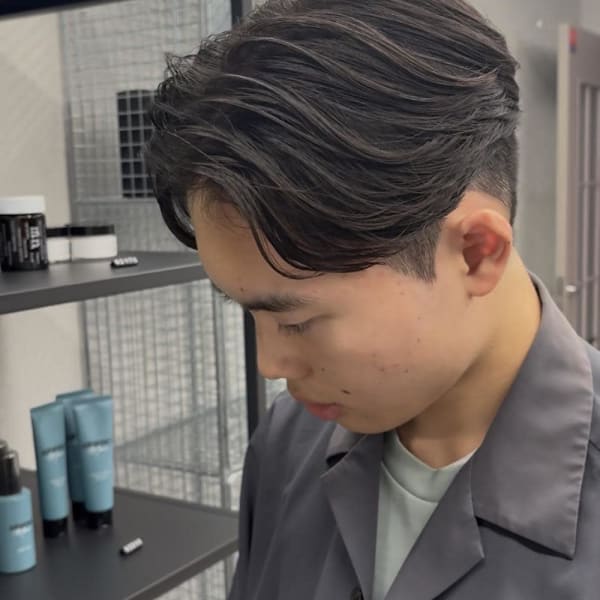 セット次第でオンオフどっちもキマる万能スタイル