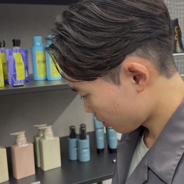 セット次第でオンオフどっちもキマる万能スタイル