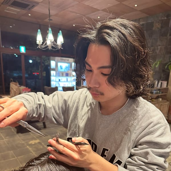 BAGZY 中間 【バグジー ナカマ】【バグジー ナカマ】のスタッフ紹介。河端 郁也