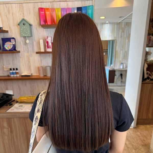 モカブラウンカラー似合わせカットロング|Salut by IZA