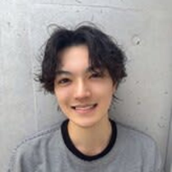 feel【フィール】のスタッフ紹介。外山嵩人