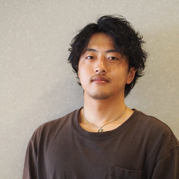 髪質改善&hair  grandage 北千住【カミシツカイゼンアンドヘア グランアージュキタセンジュ】のスタッフ紹介。有坂　航