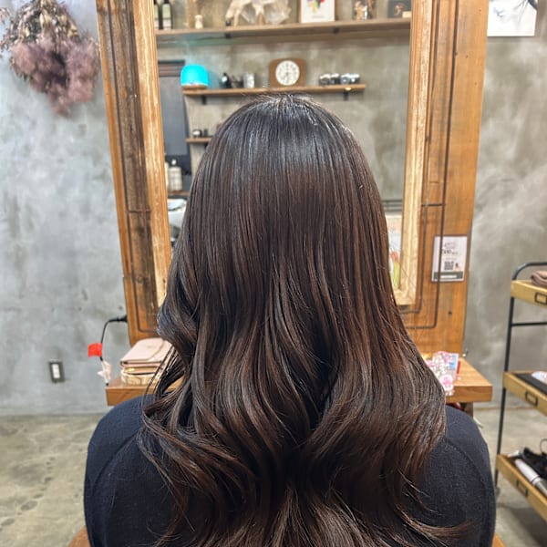 フェイスレイヤーもたっぷりのレイヤーカット