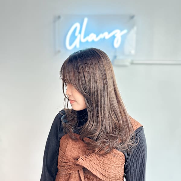 【透明感】大人ナチュラルな美髪ラテブラウンミディ|GLANZ 【グランツ】