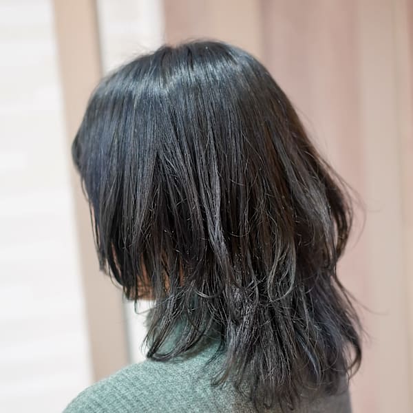 ダークシルバー 外はねミディ|mouf -hair&eyelash-