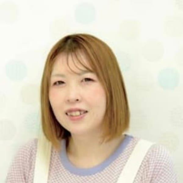 trip ヘアメイク 東山店【トリップヘアメイクヒガシヤマテン】のスタッフ紹介。赤山 彩