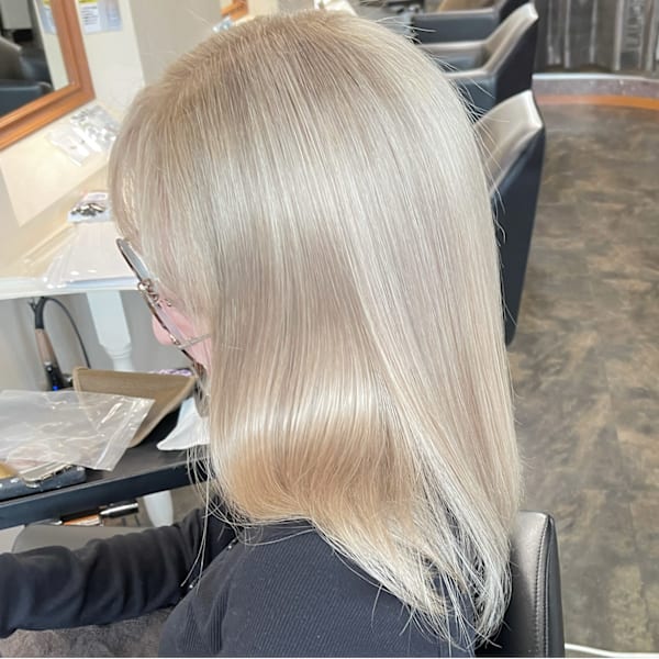 光を味方にするミルクティーホワイト✧柔らか透明感カラー|Arglarte