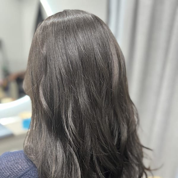 オリーブベージュ