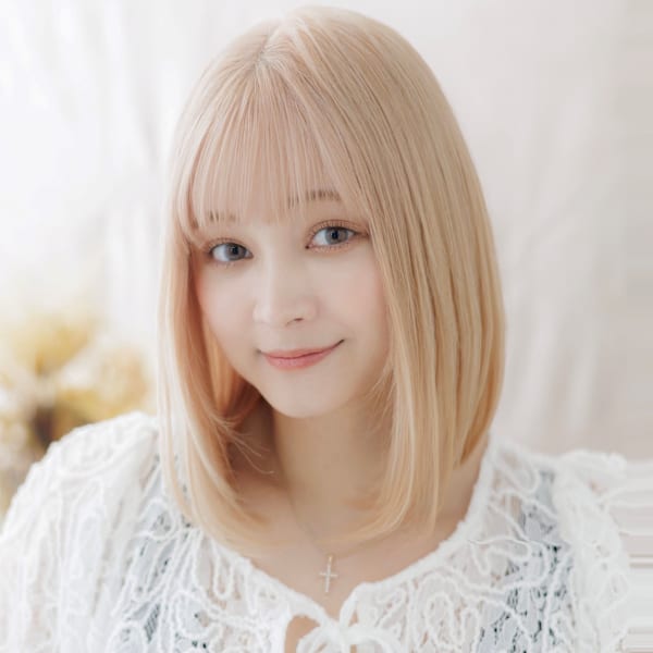 外国人風ホワイトブロンド切りっぱなしボブディシルバーベージュ|COVER HAIR bliss【カバーヘア ブリス】大宮/大宮西口店