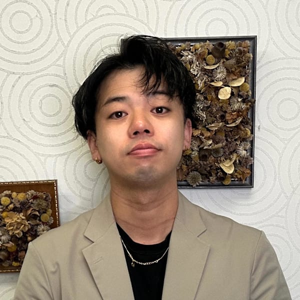 Hairsalon246&HairmakeEGG【ヘアサロンニーヨンロクアンドヘアメイクエッグ】のスタッフ紹介。瀬川 耕介