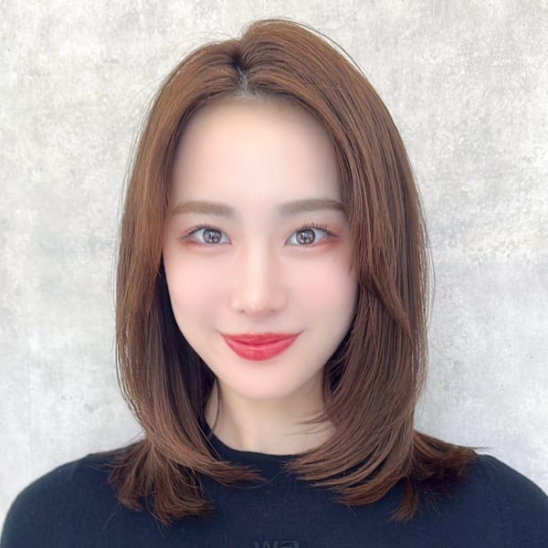 【La fith】レイヤーカット×センターパート|La fith hair santie 広島駅前店