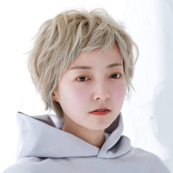 【La fith】無造作ショート×ハイトーンカラー