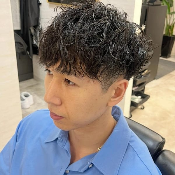 緩め波巻パーマ|UNTRACE－BARBER SHOP－