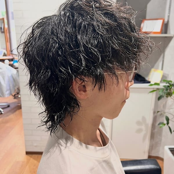 ツイストスパイラルパーマのマッシュウルフ