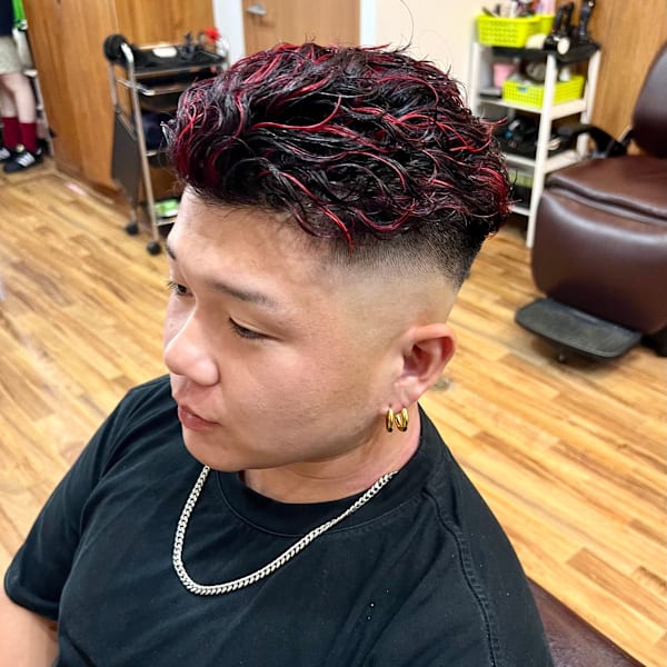 メンズハイライトレッド極道パーマ