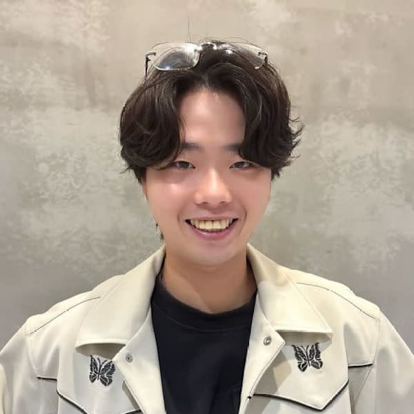 Lond Bloom 天神大名店【ロンドブルーム テンジンダイミョウテン】のスタッフ紹介。大川 錬 ショート