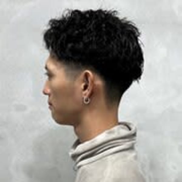 刈り上げショートのパーマスタイル|uchla 池袋 by rcid