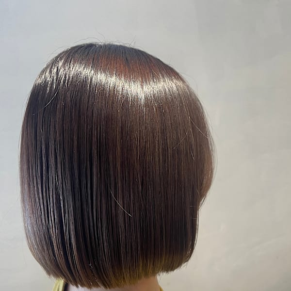 大人上品なナチュラルストレートボブ