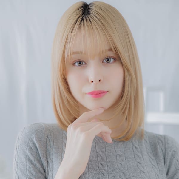 垢抜けハイトーンカラー小顔ウルフレイヤー　シャギーカット