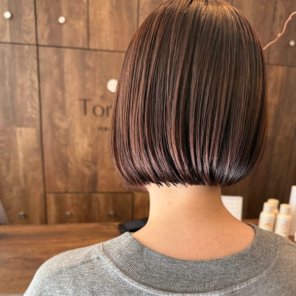 丸みミニボブ−酸性ストレートでツヤとまとまりプラス