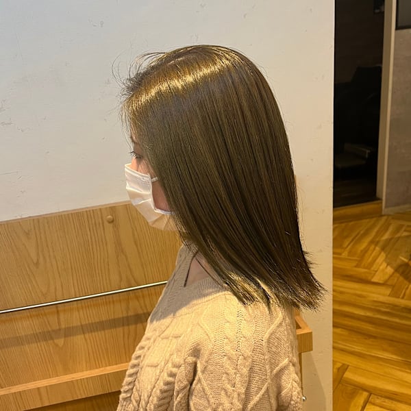 濃いめオリーブベージュ