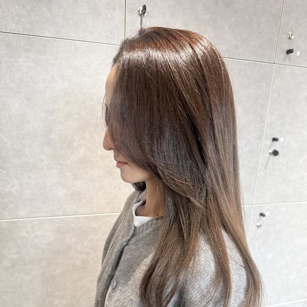 オリーブベージュ/顔周りレイヤー/髪質改善カラー