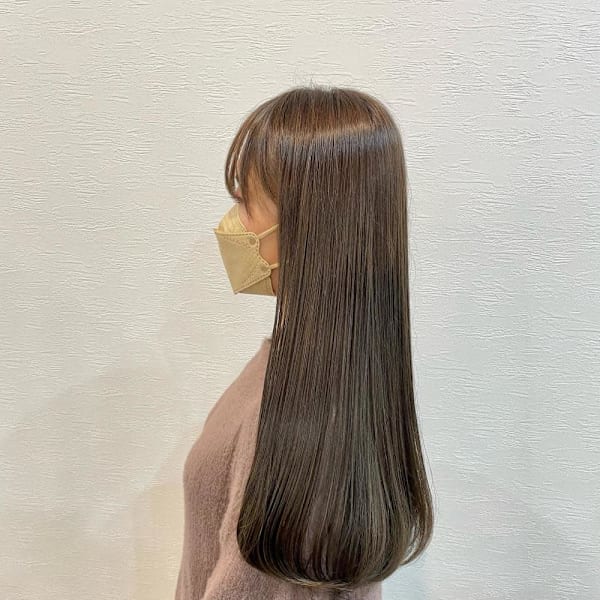 カーキグレージュ/艶ロング|半個室型美容室 Sourire 馬出店