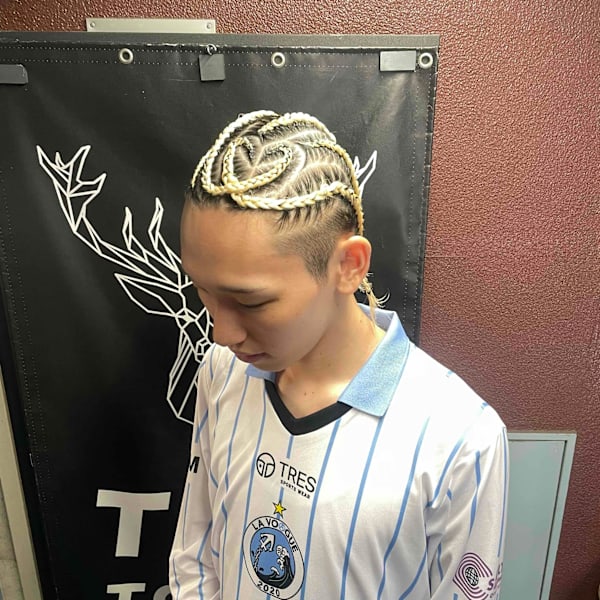 6本ハートコーンロウ