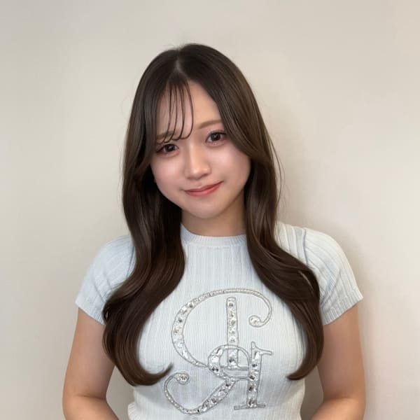 Euphoria 銀座本店 Smart Salon【ユーフォリア】【ユーフォリア ギンザ ホンテン スマートサロン】のスタッフ紹介。Kurumi