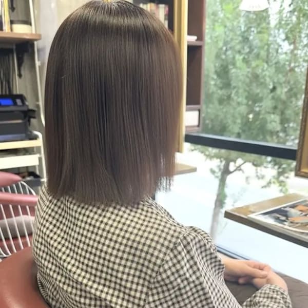 大人の縮毛矯正ボブスタイル ナチュラルベージュ