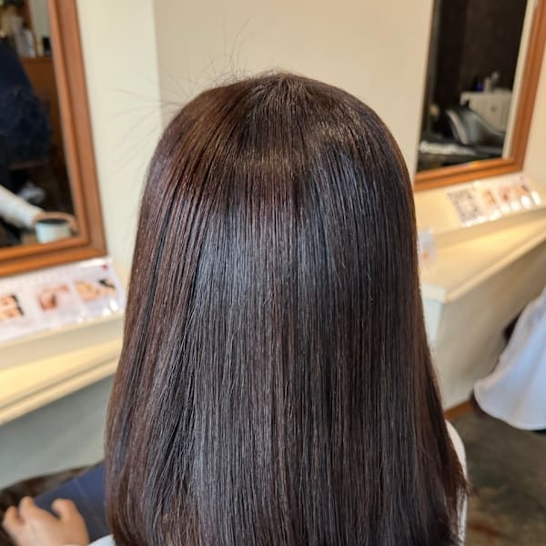 【ツヤと質感で印象UP!】大人の上品ストレート