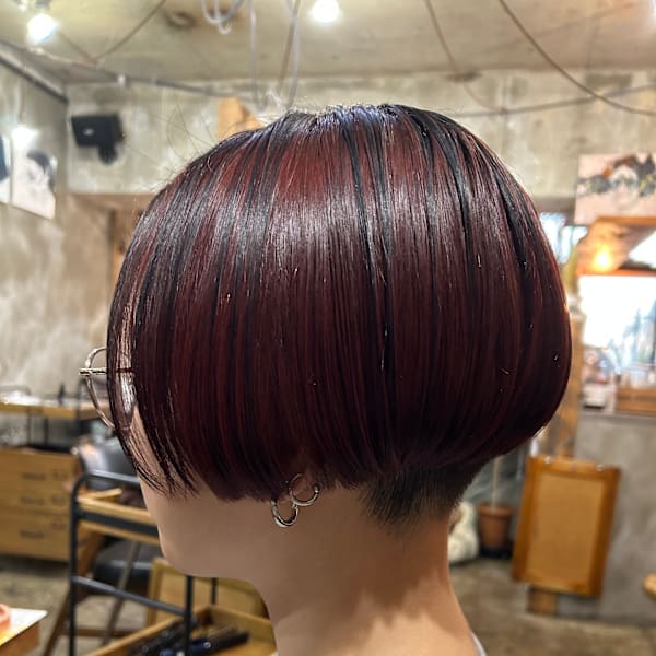 コンパクトショートボブ×ブラックアンブレラ