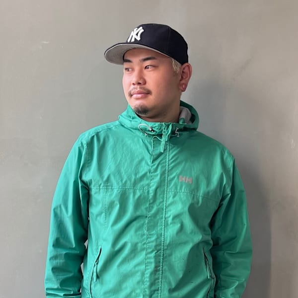 La fith hair lino 三宮店【ラフィス ヘアー リノ サンノミヤテン】のスタッフ紹介。塩貝真生