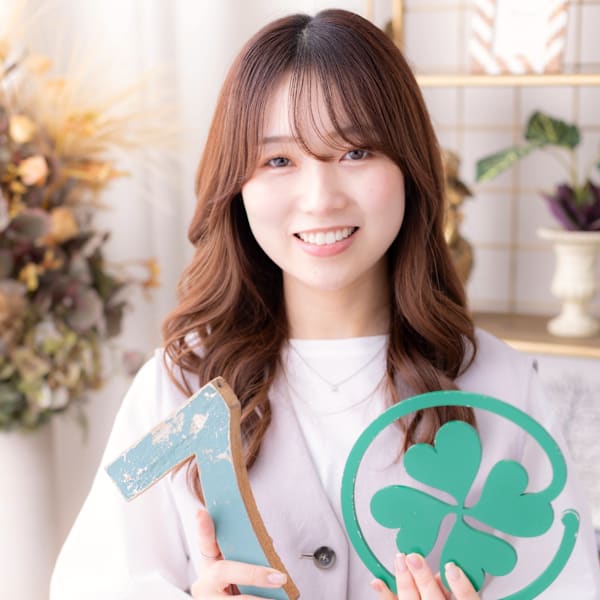 COVER HAIR & SPA bliss【カバーヘア アンド スパ ブリス】浦和/浦和西口店【カバー ヘア アンド スパ ブリス ウラワ ウラワニシグチテン】のスタッフ紹介。山根 知夏