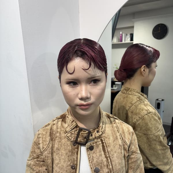 タイトヘア/シニヨン/結婚式お呼ばれヘア/赤髪/ボルドー