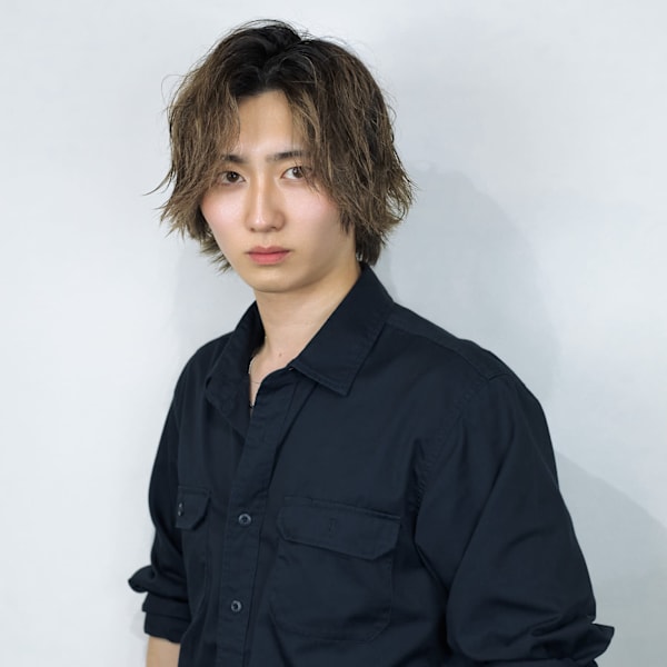 Bro Tokyo BARBERSHOP 神田店 MEN'S専門理容室【ブロートーキョーバーバーショップカンダテンメンズセンモンリヨウシツ】のスタッフ紹介。Takumi