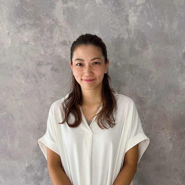 髪質改善ヘアエステ＆縮毛矯正専門店 One...【カミシツカイゼンヘアエステアンドシュクモウキョウセイセンモンテンワン】のスタッフ紹介。岡野江梨