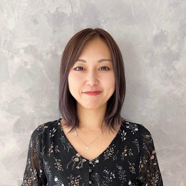 髪質改善ヘアエステ＆縮毛矯正専門店 One...【カミシツカイゼンヘアエステアンドシュクモウキョウセイセンモンテンワン】のスタッフ紹介。萩中怜奈
