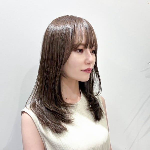 美髪レイヤーカット/顔まわりレイヤー/くびれミディアムレイヤ