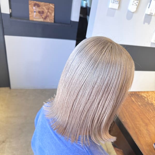 ホワイトベージュ