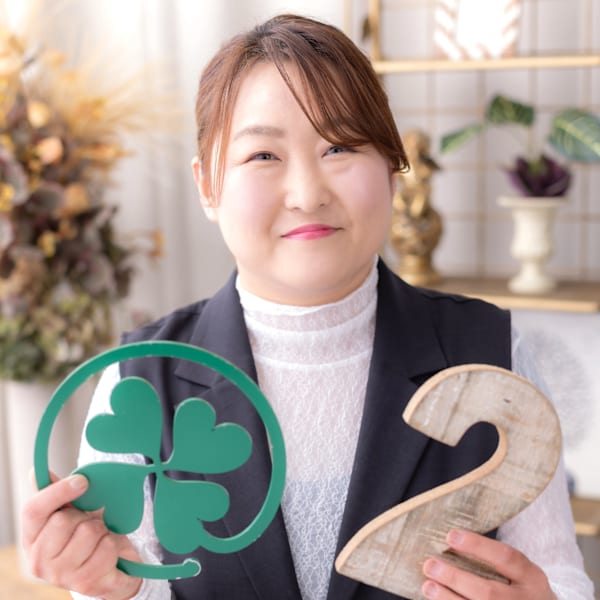 COVER HAIR bliss【カバーヘア ブリス】上尾/上尾西口店【カバーヘアブリス アゲオ アゲオニシグチテン】のスタッフ紹介。須賀 奈津江