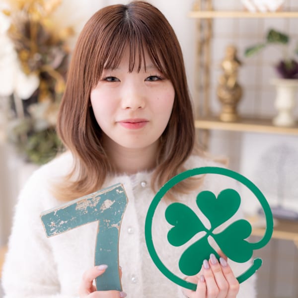 COVER HAIR bliss【カバーヘア ブリス】大宮/大宮西口店【カバー ヘア ブリス オオミヤ オオミヤニシグチテン】のスタッフ紹介。阿部 未岬