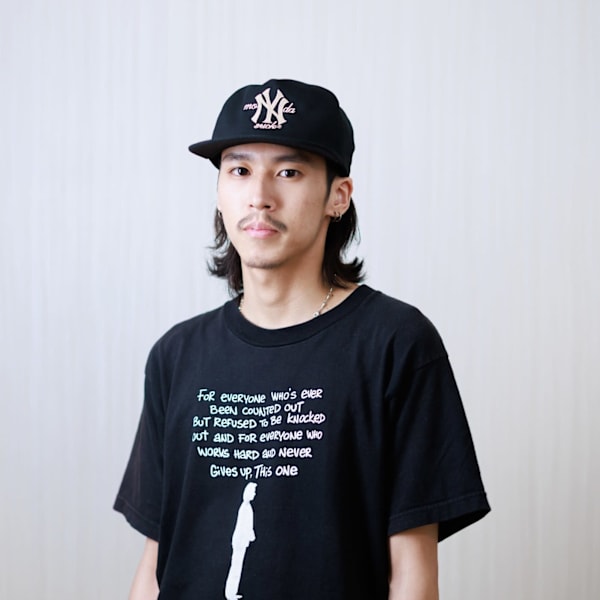 CROWN hair lounge【クラウンヘアラウンジ】のスタッフ紹介。渡邉 直弥