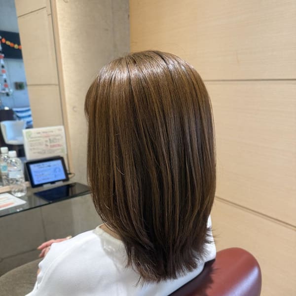 オリーブベージュのくびれレイヤー|EMU international 春日部本店