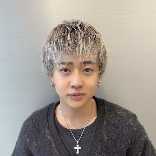 HAIR & MAKE EARTH 青葉台店【ヘアメイクアース アオバダイテン】のスタッフ紹介。味元勇雅