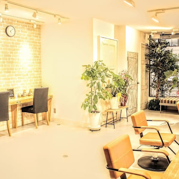 Mars 山本丸橋店【マーズヤマモトマルハシテン】のスタッフ紹介。神原 茜