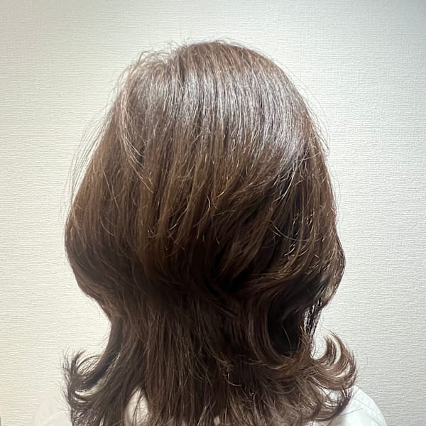 外ハネレイヤーウルフスタイル