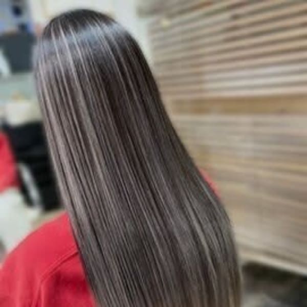 【専門店】黒髪アッシュグレーハイライトグラデーションカラー